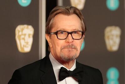  تاریخ وبگردی | تصویری از حضور بازیگر مشهور پس از ۴۰سال به صحنه تئاتر✨