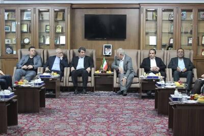  تأکید استاندار کرمان بر موقعیت راهبردی استان برای توسعه سرمایه‌گذاری خارجی