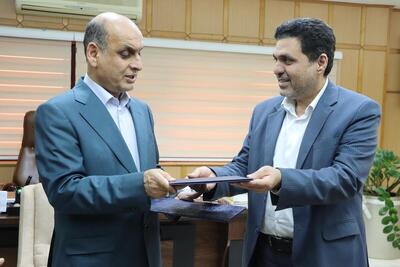  از سوی مدیر کل ثبت اسناد و املاک گیلان صورت گرفت؛ تحویل تعدادی از اسناد مالکیت اماکن دولتی به استاندار گیلان