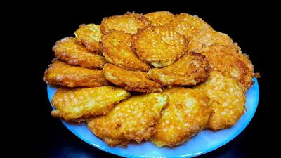  طرز تهیه پنکیک سیب زمینی با سوسیس در ماهیتابه