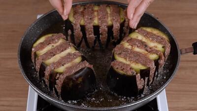  غذا با گوشت چرخی و بادمجان / طرز تهیه بادمجان با گوشت چرخ کرده در ماهیتابه