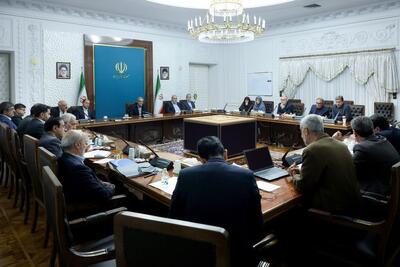  پزشکیان: استفاده از ظرفیت نخبگان، از ارکان اصلی تصمیم‌سازی در مدیریت چالش آب است