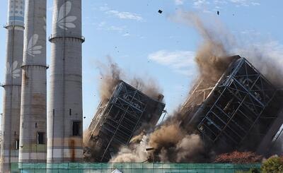  تخریب دو برج حرارتی در کره‌چنوبی برای نجات مفقودین + فیلم