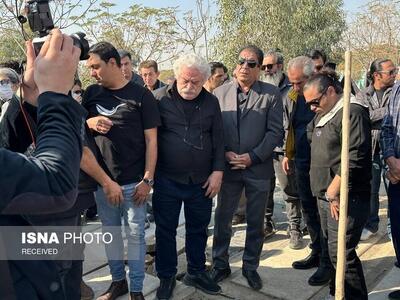  مراسم تشییع پیکر زویا امامی/ کاظم هژیرآزاد بر پیکر همسرش: زویا رفت بی‌خداحافظی