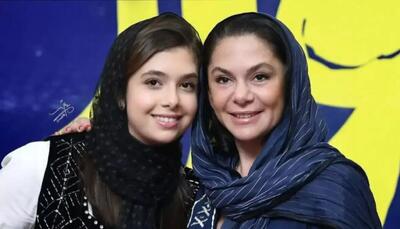  استایل مادر دختری نفس بازغی و مستانه مهاجر در جشنواره فیلم شهر