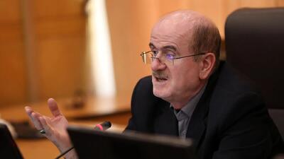  اینکه می‌گویند امضای عارف غیرقانونی است، حرف غیرمنطقی می‌زنند/ در همه جای دنیا عده‌ای خلاف جهت آب حرکت می‌کنند