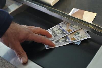  پیش بینی قیمت دلار امروز ۲۰ آبان ۱۴۰۴ / سطح ۱۰۸ هزار تومان خط پایان مقاومت دلار خواهد بود؟