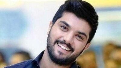  عکس/ رونمایی از مادر واقعی سینا مهراد شهاب سریال ازیادرفته در ملاعام/ ماشاءالله از آزیتا حاجیان هم جوونتره و خوشتیپ‌تره