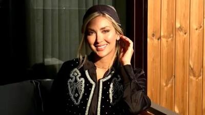  عکس ها / مینا مختاری زیبا سلیقه ترین زن ایرانی  /  استایل های همسر جذاب بهرام رادان با  12 لباس پاییزی  در لوکس ترین لوکیشن ها ...