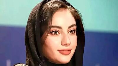  عکس/ نگاهی به کیک تولد 22 سالگی ترلان پروانه، محبوبه سریال بامداد خمار در یک کافه شیک و امروزی/ مبارکا باشه