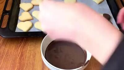  طرز تهیه بیسکویت دو رنگ مجلسی سریع و آسان کمتر از نیم ساعت