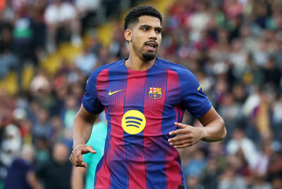  آیین انسانیت؛ آرائوخو آرزوی هوادار مبتلا به سرطان بارسلونا را برآورده کرد / عکس