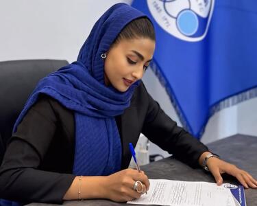  شلیک به دوربین با لبخند؛ شادی گل جالب بازیکن تیم فوتبال زنان استقلال / عکس