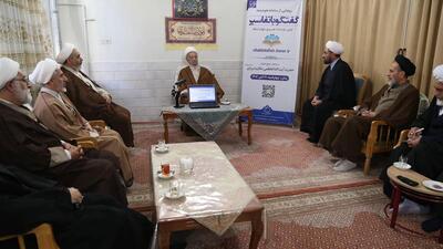  آیت‌الله مکارم شیرازی: حوزه علمیه در بهره‌گیری از هوش مصنوعی پیشرو است