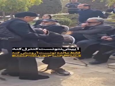 بی‌قراری فرهاد آئیش در آغوش همسرش در مراسم خاکسپاری «همایون ارشادی»
