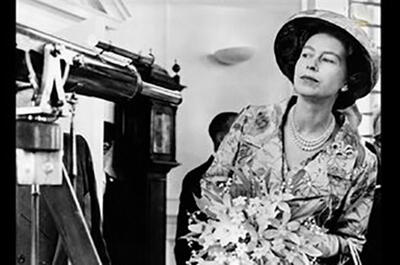  تصویری نایاب از ملکه الیزابت و خواهرش در کلاس درس!