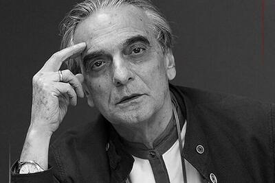  عکسی از حسن پوشیرازی در صف نماز میت همایون ارشادی