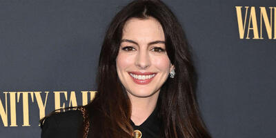  آن هاثاوی چطور در دهه‌ی پنجم زندگی‌اش با پوستی شاداب و جوان می‌درخشد؟ - چی بپوشم