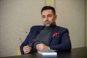  «آقای زالو»؛ روایتی کمیک با طعم تلخ و گزنده