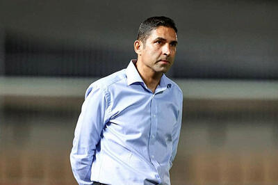  مرغ وحید، یک پا دارد