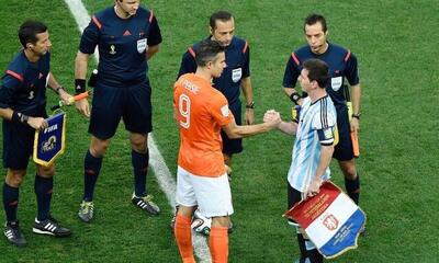  فان‌پرسی: همه باید قبول کنند که «مسی» بهترین است