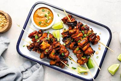  طرز تهیه جوجه کباب با مرینیت بادام زمینی مرحله‌به‌مرحله