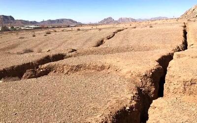  شناسایی ۵۰۰ هزار واحد مسکونی درپهنه‌های فرونشستی فارس/ نامتقارن بودن نشست ها عامل اصلی تخریب سازه هاست