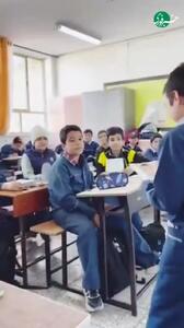  معلمی که رویای دانش‌آموزاش را به آنها هدیه داد +فیلم