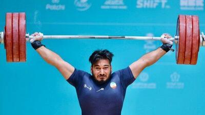  نقره دوضرب بر گردن وزنه‌بردار ایران