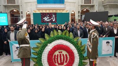  کارکنان کتابخانه‌ها با آرمان‌های امام راحل تجدید میثاق کردند