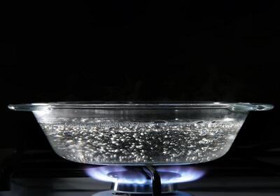  چرا آب در مایکرووِیو حباب نمی‌زند؟