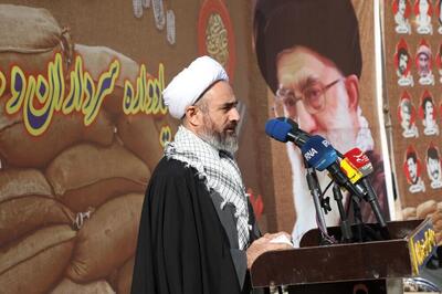 امام جمعه ایلام: شهیدان برای ما قدرت آورده‌اند و قدرت بازدارندگی ایجاد کرده‌اند