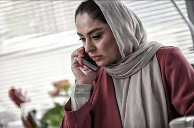  مارال بنی آدم با استایل پاییزی در کنار دریا