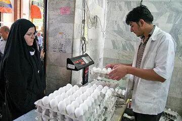  صف باورنکردنی مردم برای خرید تخم مرغ