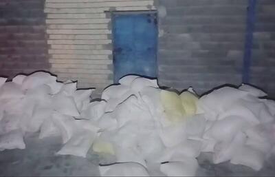  فیلم/ کشف ۳ انبار بزرگ آرد قاچاق در کرمانشاه