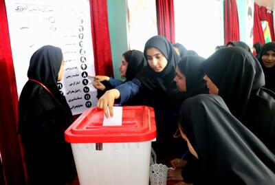  ولدبیگیان: انتخابات شوراهای دانش آموزی در ۹۰۰ آموزشگاه ایلام برگزار شد - پارس فوتبال
