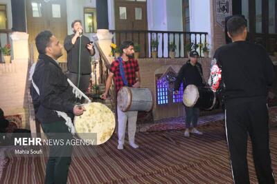  آیین سنتی و مذهبی سمنوپزان در خانه تاریخی مقدس‌زاده ساوه - پارس فوتبال