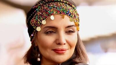  استایل سنتی الهام پاوه‌نژاد جلب توجه کرد! / نمایش تمام قد اصالت زن ایرانی در استایل خانم بازیگر خوش پوش / از سربند ملیله دوزی تا جواهرات ایرانی الاصل