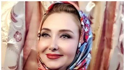  «کتایون ریاحی» در آغوش «حمیده خیرآبادی» در پشت‌صحنه «پدرسالار»
