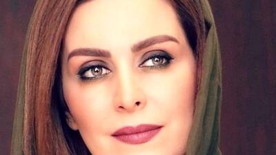  نگاهی غم‌انگیز به مزار پر از گل ماه‌چهره خلیلی