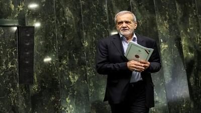  وظیفه رئیس جمهور حل مسائل است نه صرفا بیان آن / پزشکیان مبتنی بر واقعیت عمل نکرد