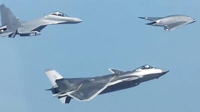  پرواز پهپاد پنهان‌کار GJ-11 در کنار جنگنده‌های J-20 و J-16D چین