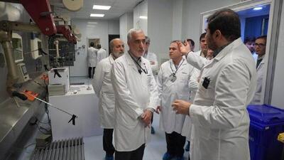  بازدید رئیس سازمان غذا و دارو از شرکت پارس ایزوتوپ