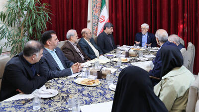  عارف: خودسوزی جوان اهوازی و خودکشی یک روزنامه‌نگار نشانه بحران اجتماعی  است