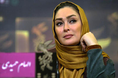  استایل متفاوت الهام حمیدی با گلدانی در دست