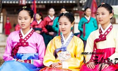  تاریخ وبگردی |تصاویری جذاب از بازیگران سریال «افسانۀ خورشید و ماه» بعد از 12 سال✨