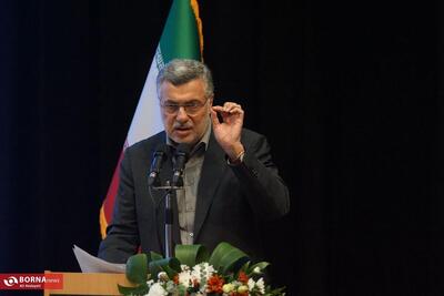  افزایش تعداد پزشکان به‌تنهایی مشکلات مناطق محروم را حل نمی‌کند/ ضرورت حرکت آموزش پزشکی از برنامه‌ریزی تئوریک به اجرای مسئله‌محور