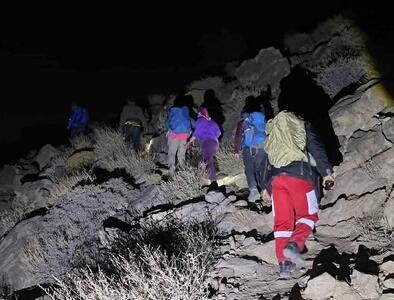  نجات یک کوهنورد در ارتفاعات کوه تفتان خاش توسط نجاتگران هلال‌احمر