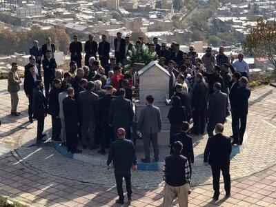  رونمایی از تندیس اسطوره پاراوزنه‌برداری جهان در اشنویه