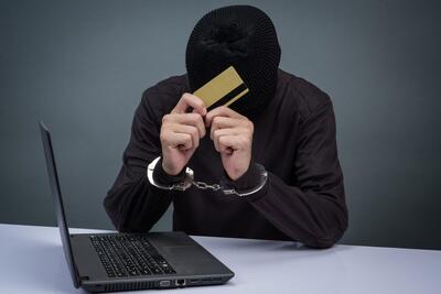  کلاهبرداران اینترنتی علی آبادکتول در دام پلیس فتا افتادند